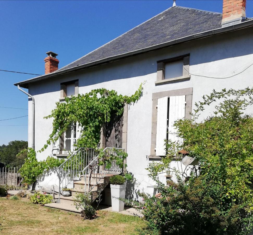 Chambre d'hôte équestre Au petit bonheur Chateldon Exterior foto