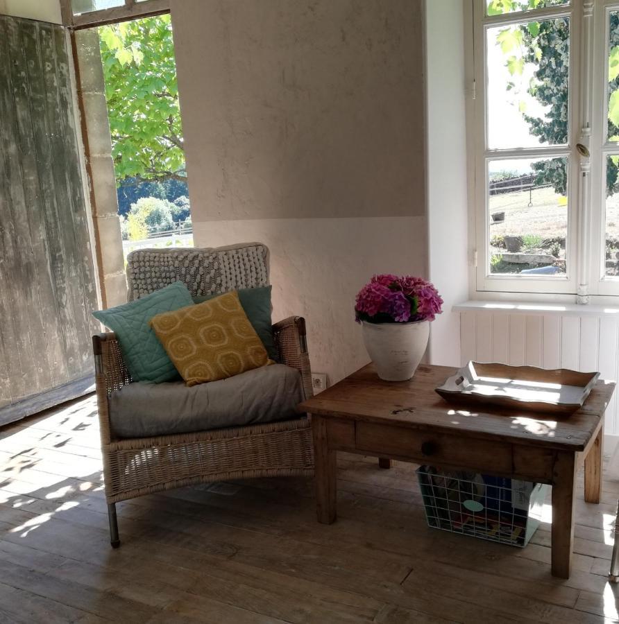 Chambre d'hôte équestre Au petit bonheur Chateldon Exterior foto